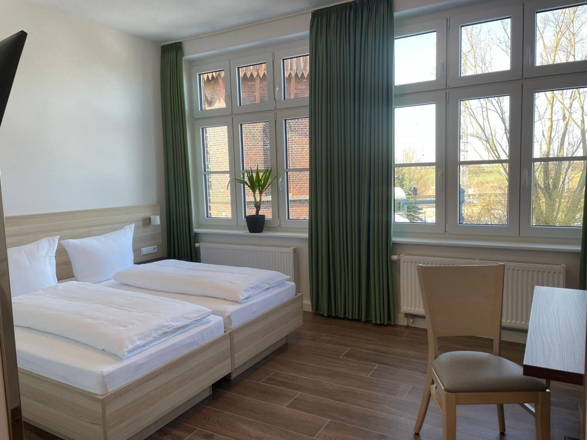 Lokschuppen Pasewalk- Gaestehaus Lokschuppen Eksteriør billede